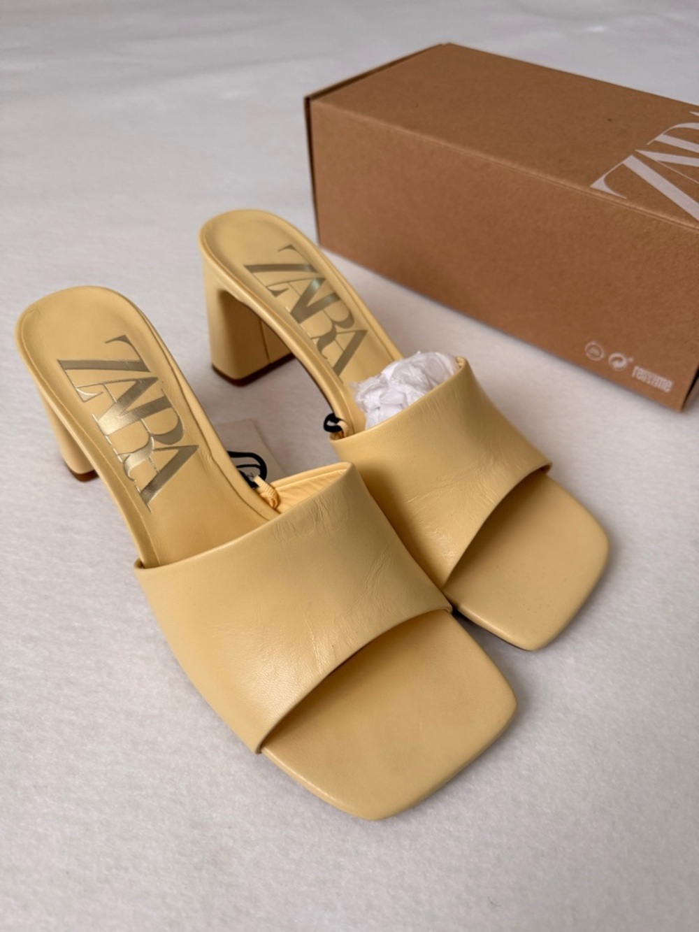 Zara NWT Block Heel Mule Sandal Butter Yellow Leather EU 40 / US 9